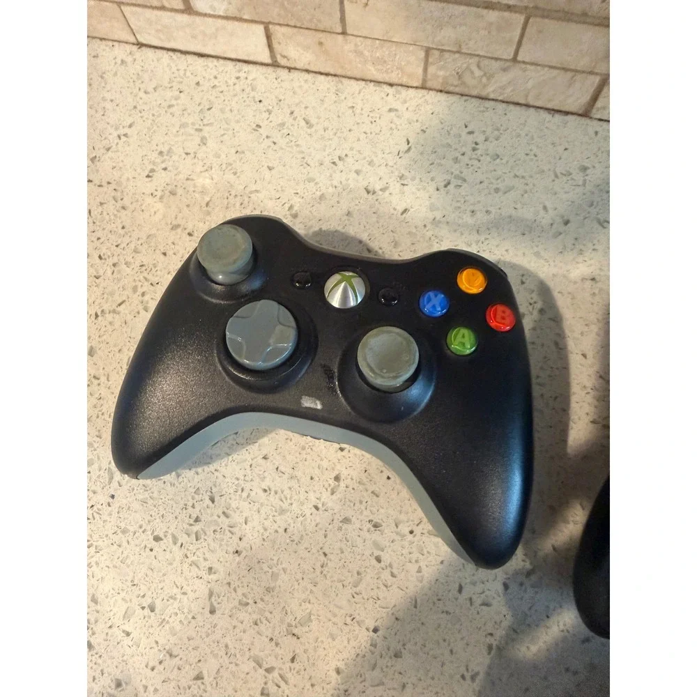 Microsoft Xbox Game Controller Lot 4 White and Black